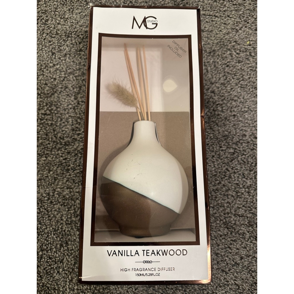 MG Studio Vanilla Teakwood Fragrance Diffuser